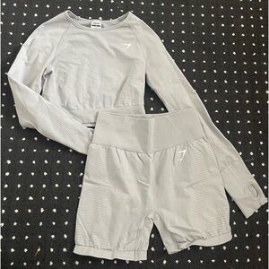 GYMSHARK MATCHING SET - SIZE MEDIUM